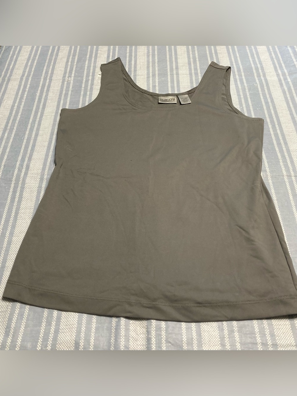 💛TODAY***$10***Chico's gray colored tank top.